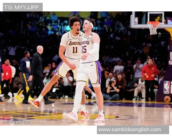 里夫斯绝杀；火箭连胜；弗拉格的成人礼？